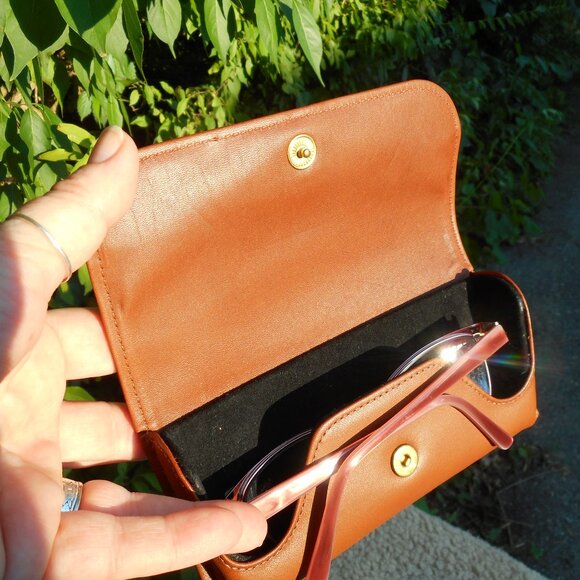 *SOLD* Vintage Coach  Hard  Eyeglasses Case New in British Tan, 7243 - Picture 6 of 7